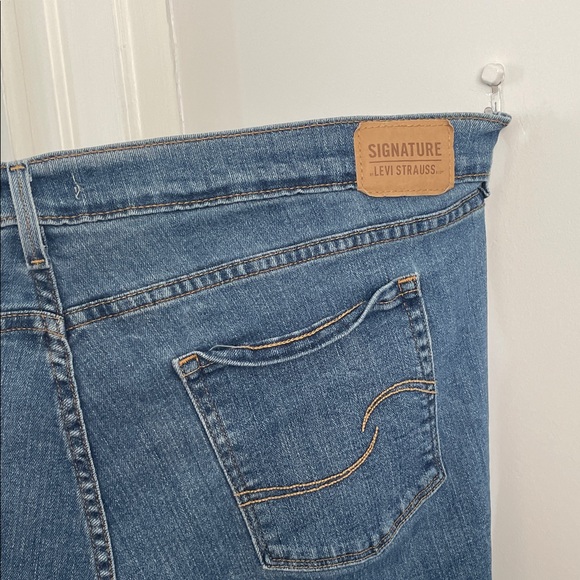 Signature by Levi Strauss Light Blue Flare Jeans - Picture 8 of 10